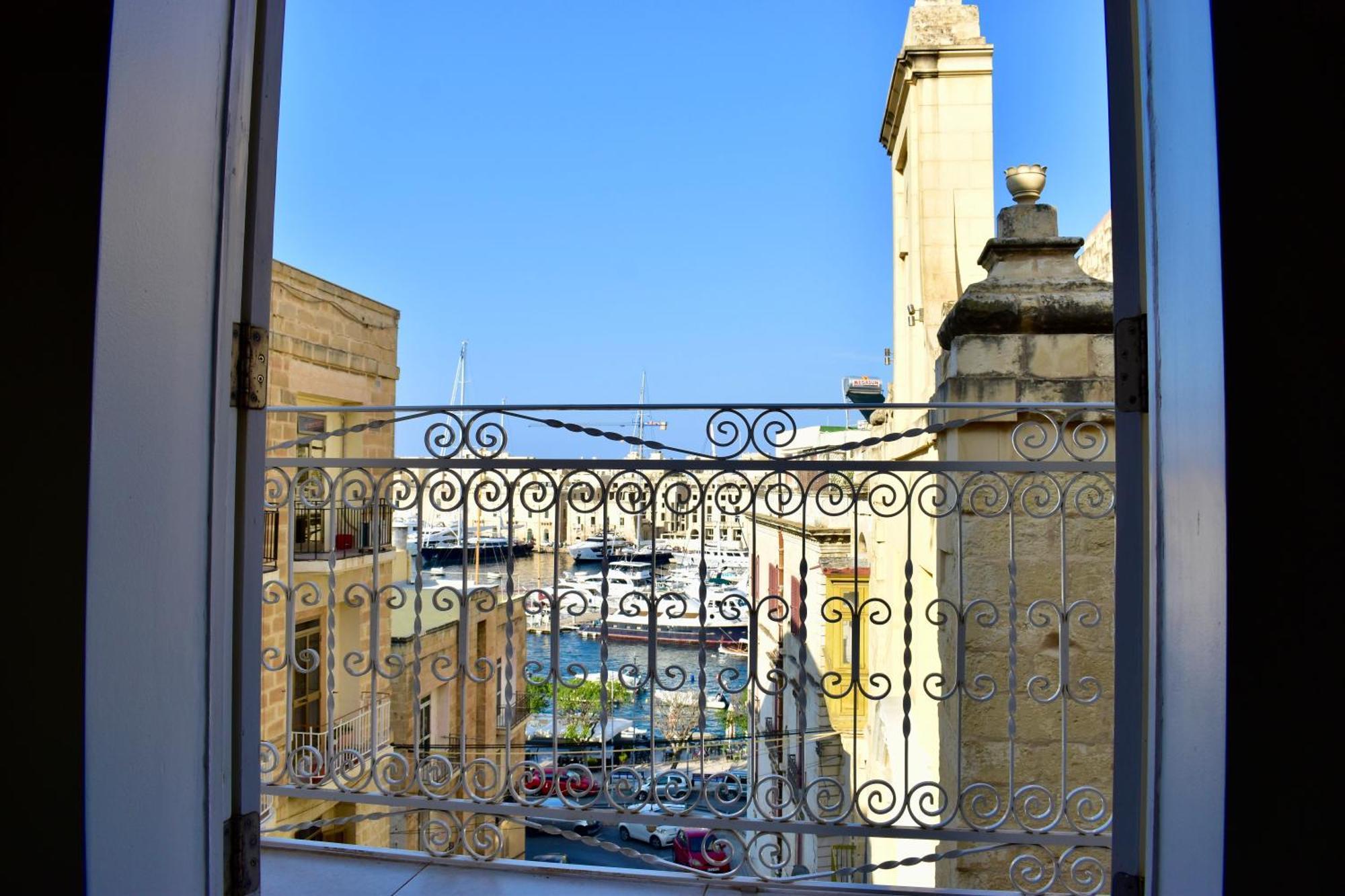 Grand Arcanum Apartment 2 - Comfortable And Elegant Сенглі Екстер'єр фото