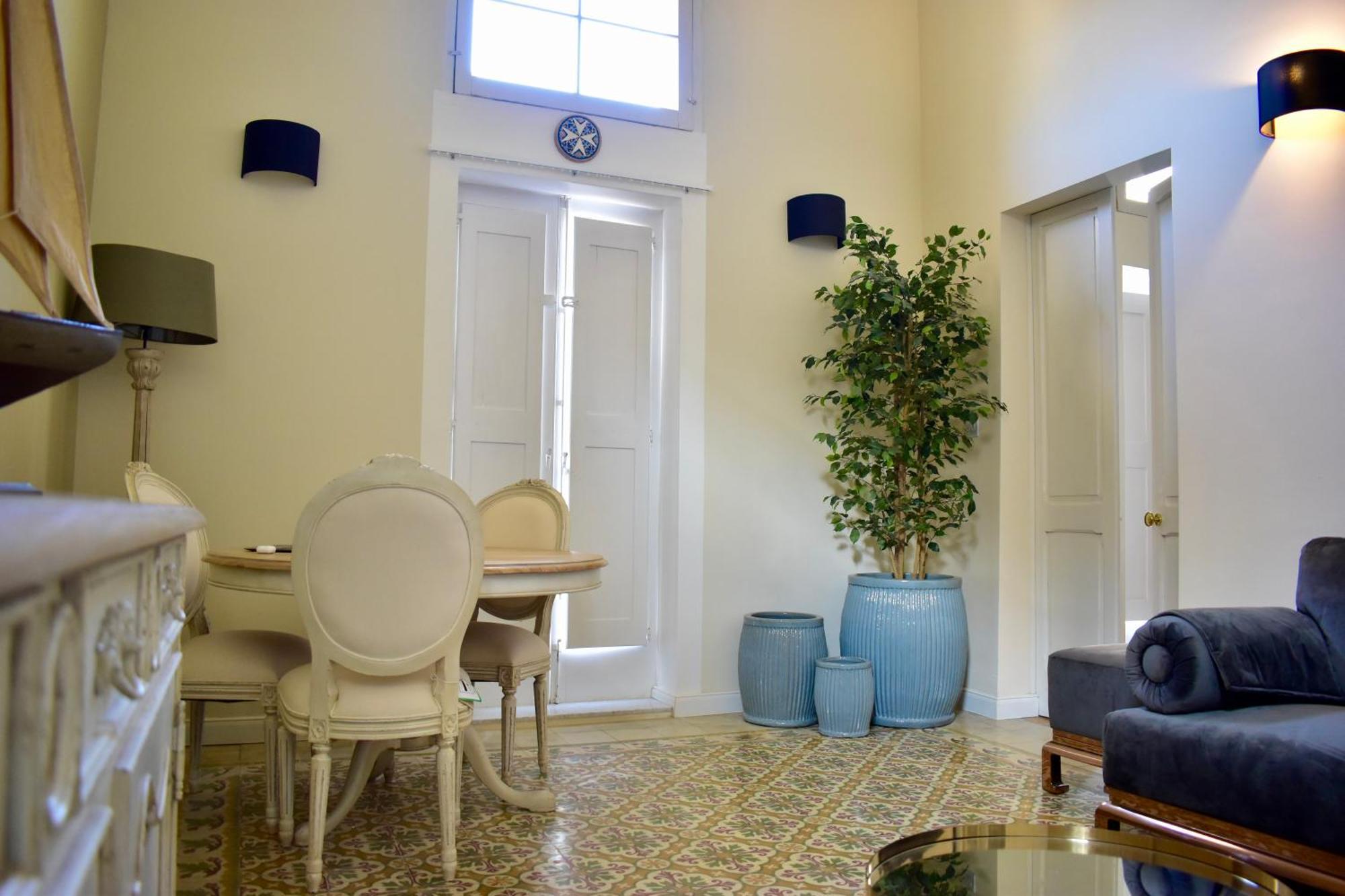 Grand Arcanum Apartment 2 - Comfortable And Elegant Сенглі Екстер'єр фото