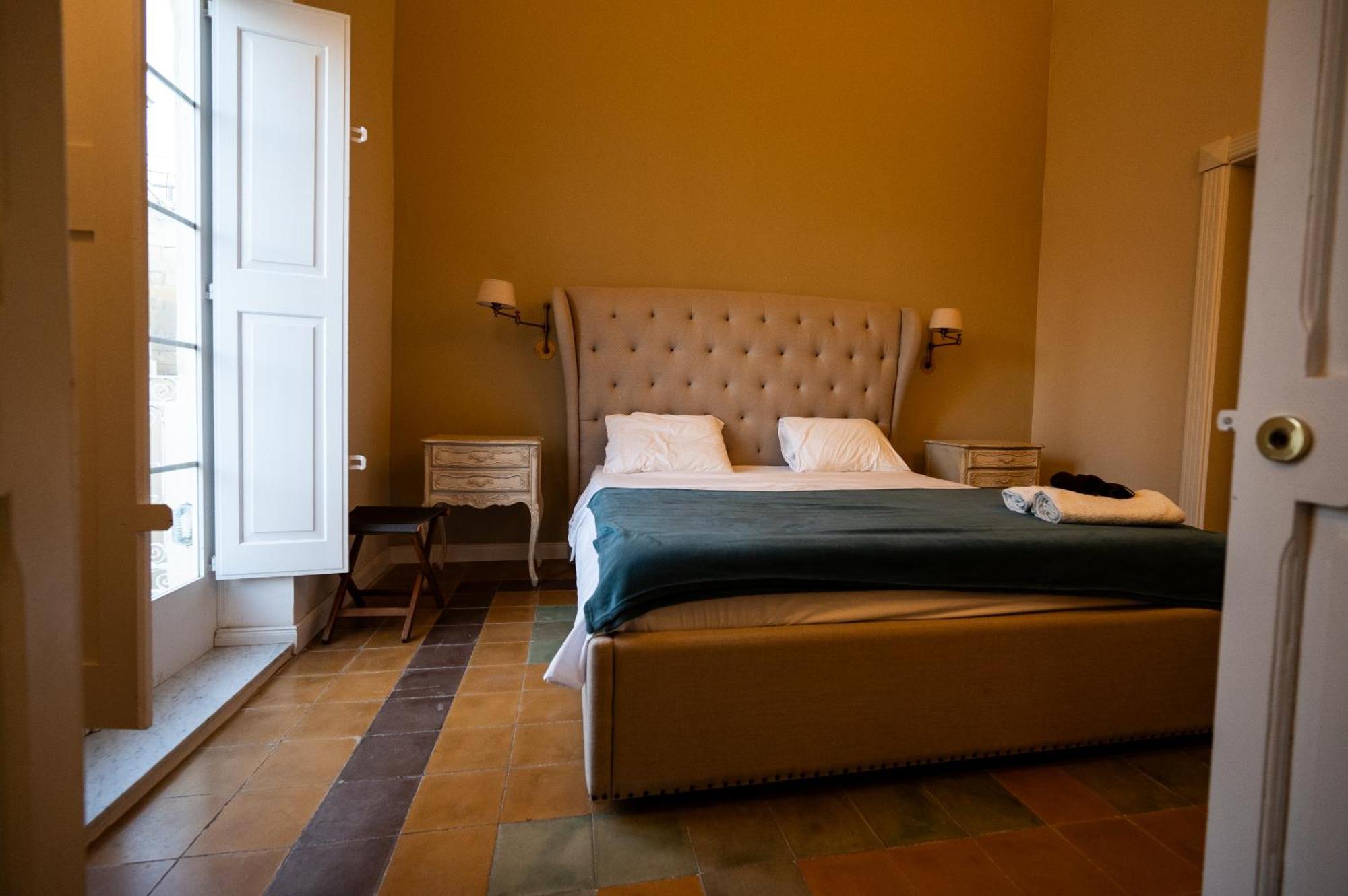 Grand Arcanum Apartment 2 - Comfortable And Elegant Сенглі Екстер'єр фото